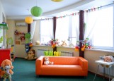 старое место ростов на дону мадояна меню. 00fa3fabd57ec5a9218d94c25526e5f1. старое место ростов на дону мадояна меню фото. старое место ростов на дону мадояна меню-00fa3fabd57ec5a9218d94c25526e5f1. картинка старое место ростов на дону мадояна меню. картинка 00fa3fabd57ec5a9218d94c25526e5f1. Интерьер ресторана позволяет полностью погрузиться в атмосферу Чехии. Уютные занавески на окошках, зеленые растения. На стенах нарисованы сценки из жизни чешской пивной: беззаботные, раздобревшие от еды и пива люди, проводят время вместе и им очень от этого хорошо. Деревянная массивная мебель, кирпичная кладка, изящная винтовая лестница, ведущая в зал на второй этаж, пианино, барная стойка, оформленная огромными дубовыми бочками. Маленьким гостям очень понравится уютная детская комната с яркими игрушками.
